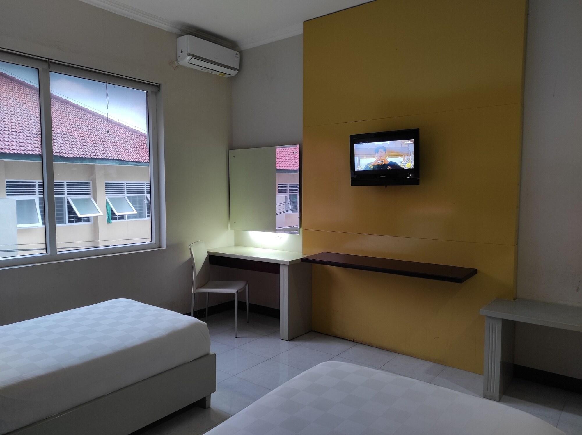 Hotel Orlen Jogjakarta Buitenkant foto