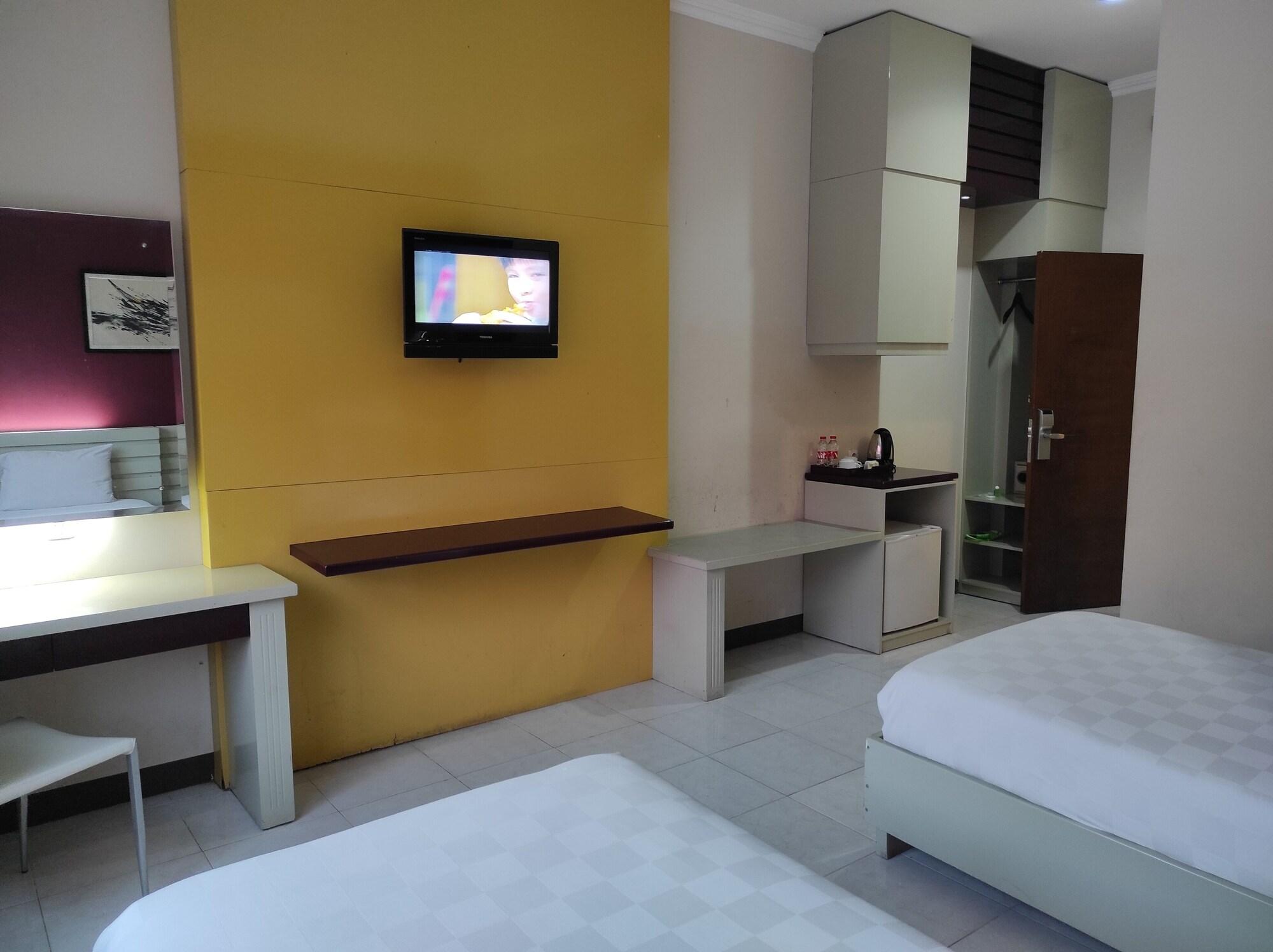 Hotel Orlen Jogjakarta Buitenkant foto