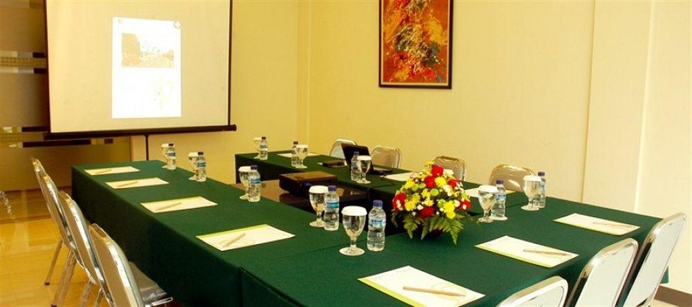Hotel Orlen Jogjakarta Buitenkant foto