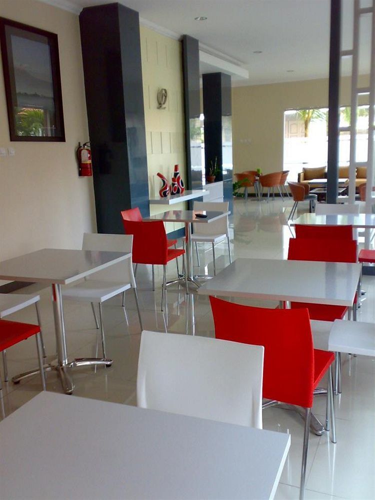 Hotel Orlen Jogjakarta Buitenkant foto