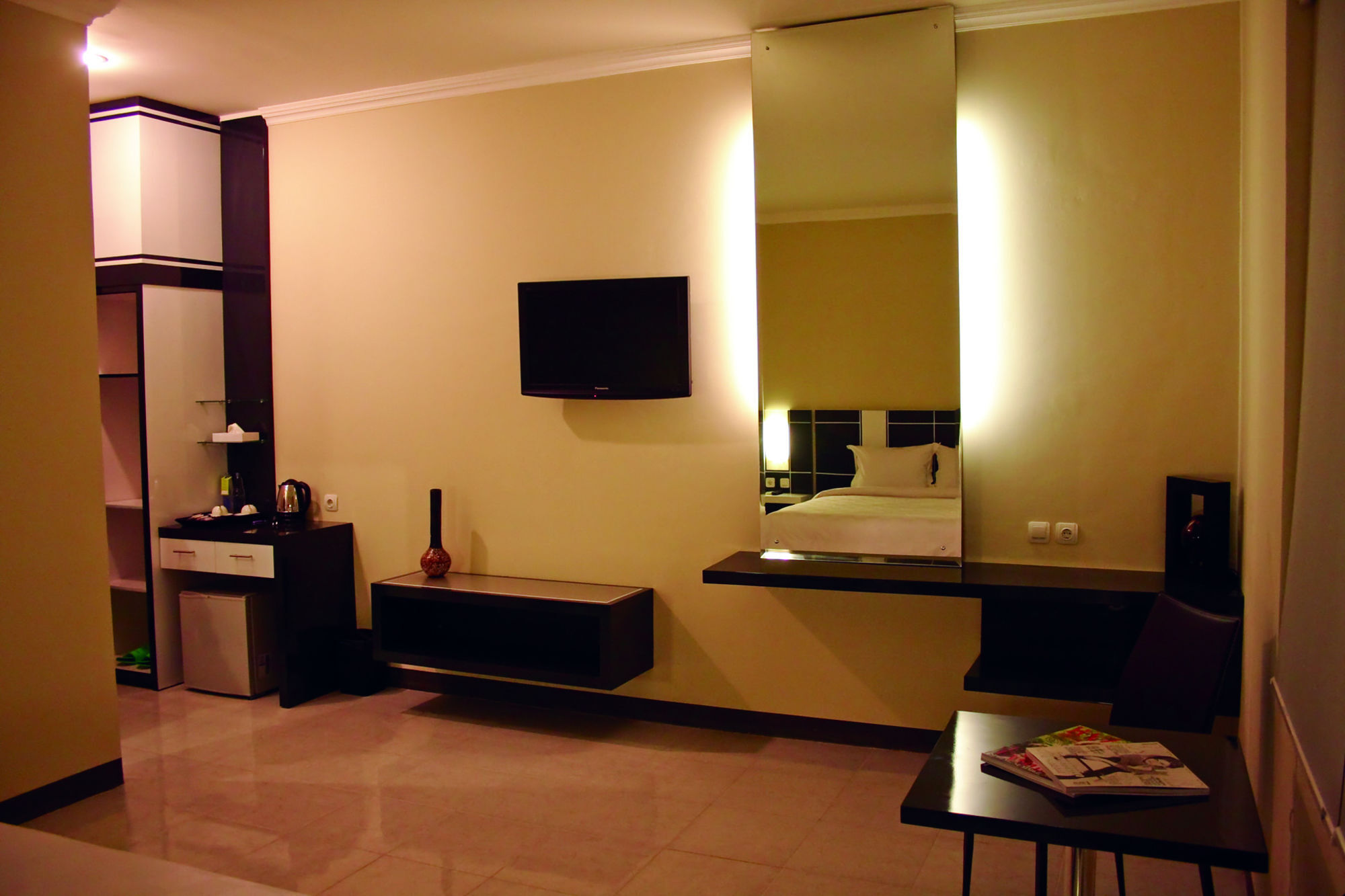 Hotel Orlen Jogjakarta Buitenkant foto